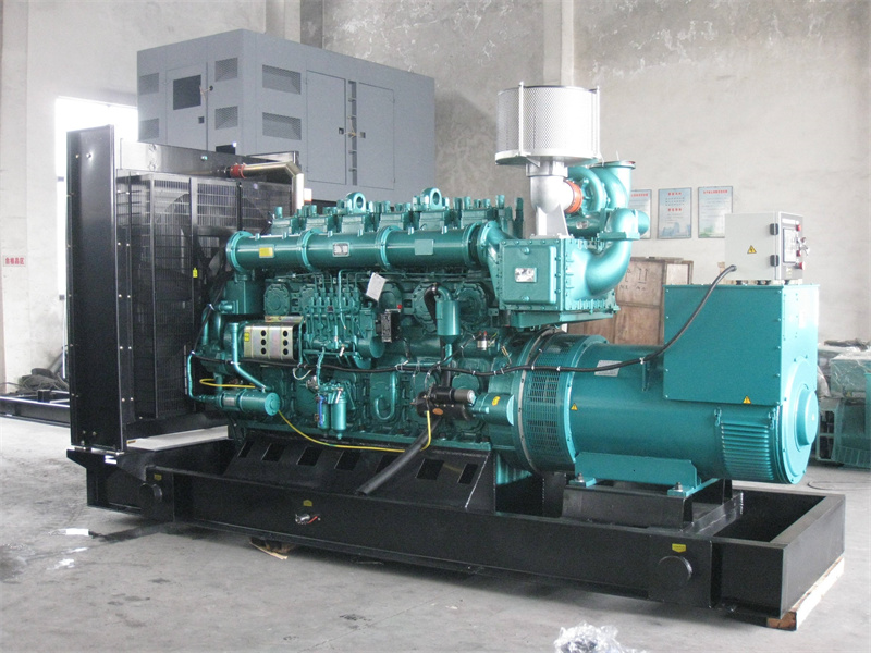 广州200KW 柴油发电机的油耗是多少？